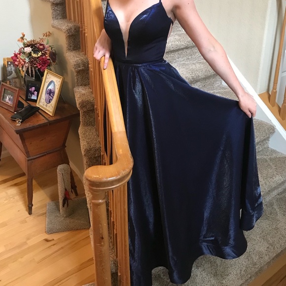 A La Femme prom dress from 2018. - Picture 3 of 4